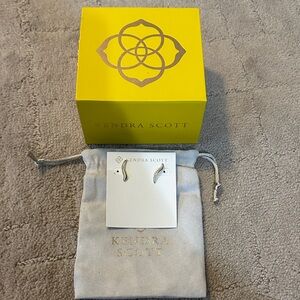 Kendra Scott Jilly Gold Stud Earrings with Pouch and Box